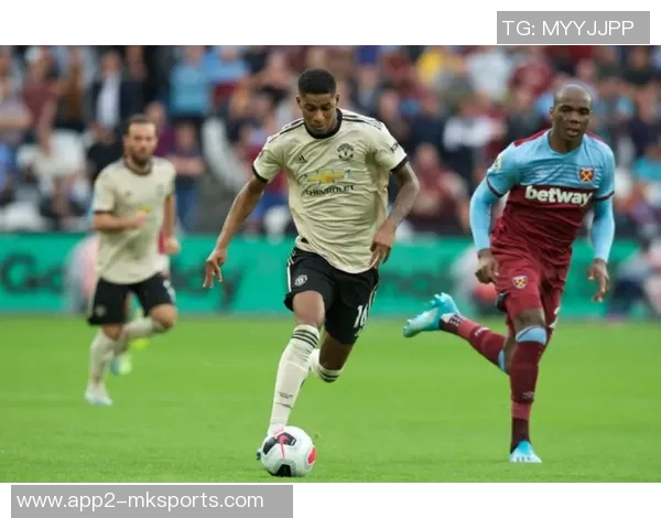 本福斯特认为曼联应考虑引进伊劳拉索斯盖特与前任主帅风格迥异