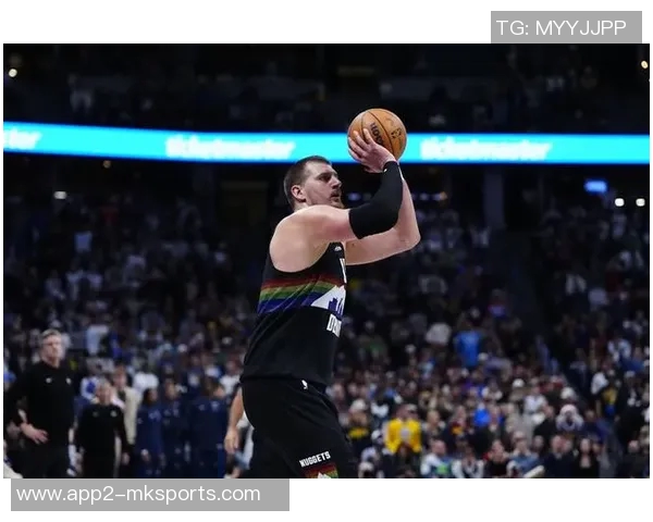 联盟仅有弗拉格与约基奇两人领跑队内得分篮板助攻抢断四项统计