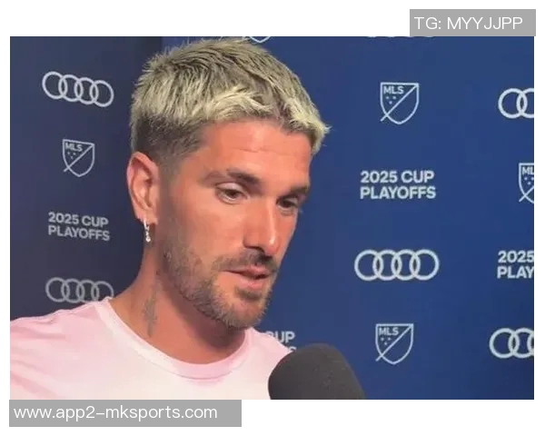 梅西苏牙德保罗齐聚海得拉巴球场包厢观赛引发球迷热议