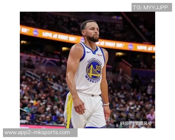 库里状态低迷仅得7分却助攻11次三节轻松打卡展现团队精神 库里状态低迷仅得7分却助攻11次三节轻松打卡展现团队精神