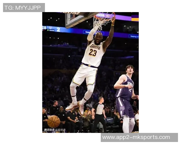 詹姆斯再显传奇风采背靠背战役中斩获24分展现MVP级别表现